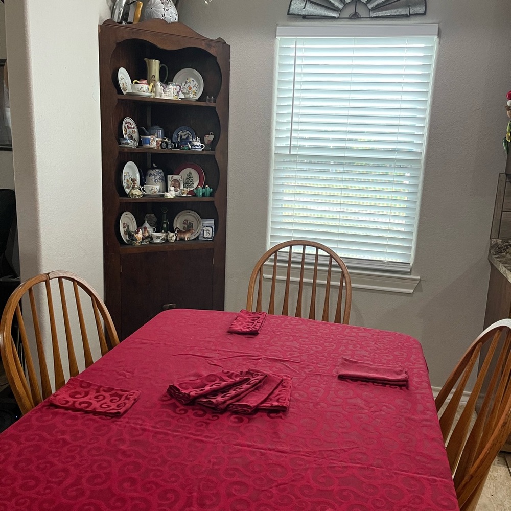 Elegant Red Dining Tablecloth Set
